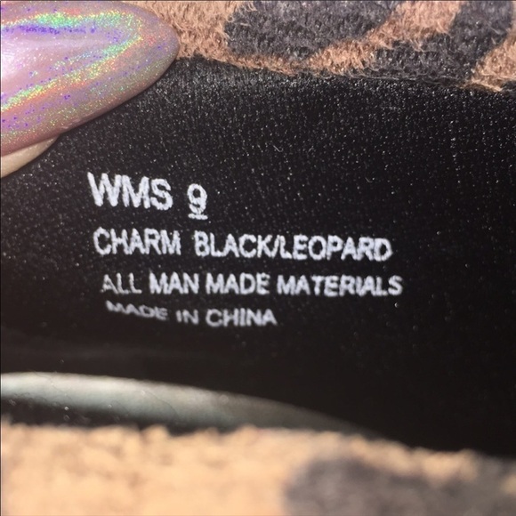 New Directions Charm Leopard print ankle Booties - Picture 8 of 8